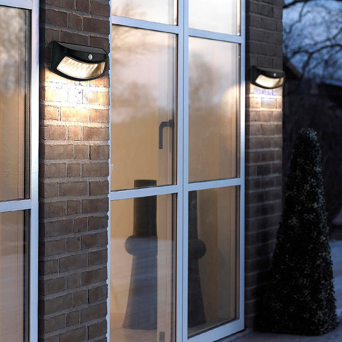 Smart Solar Outdoor Wall Light with Motion Sensor & Light Control